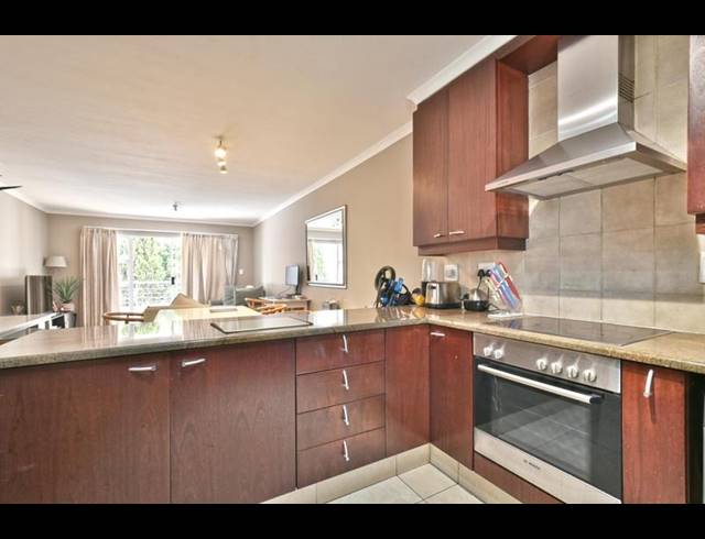 2 BEDROOM APARTMENT FOR SALE IN HYDE PARK